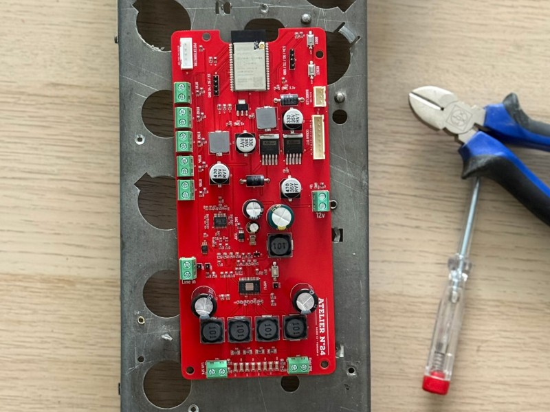 Assemblage de l’électronique dans le châssis