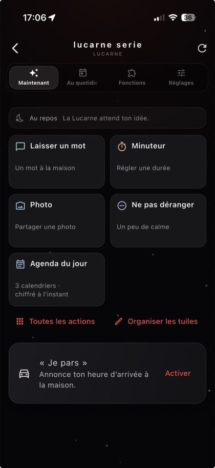 Die App N°24: der Bildschirm «Jetzt» von La Lucarne, mit den Aktionen Nachricht hinterlassen, Timer, Foto, Nicht stören, Termine heute und «Ich gehe los»